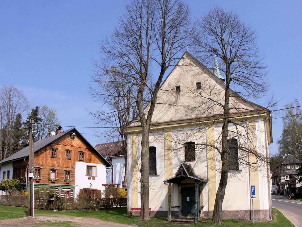 Květinové apartmány u Jordů Marenice Exterior foto
