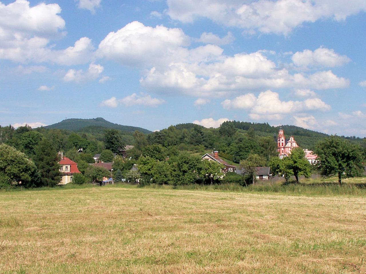 Květinové apartmány u Jordů Marenice Exterior foto